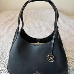 NEW Michael Kors Kelsey Large Pebbled