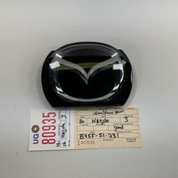 2014 2016 MAZDA 3 FRONT GRILLE EMBLEM OEM 