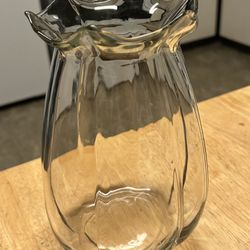 Clear Glass Flower Vase With Ruffled Rim
