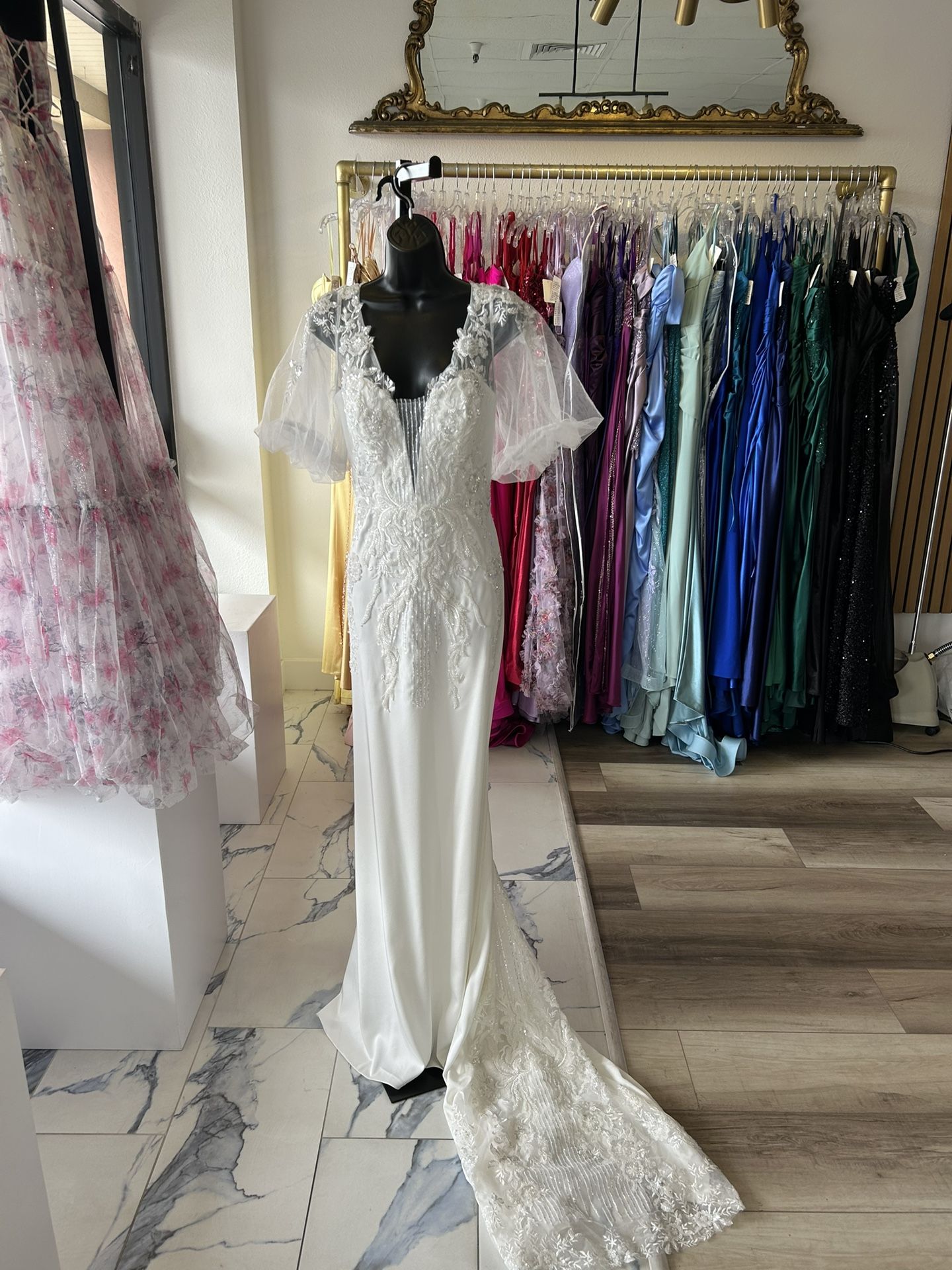 New With Tags Gorgeous Wedding Dress Size 8