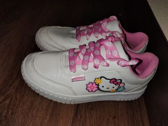 Hello Kitty Size 4