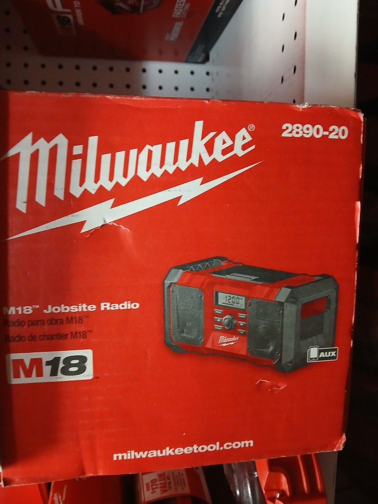 Milwaukee New Radio 18M