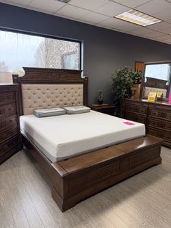 MEGA SALE! Versailles King Bedroom 6 Piece Set Only ( Save $1500+ ) 