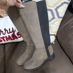 Size 6 Boots $20 Each 