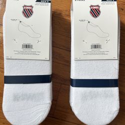 NWT https://offerup.com/redirect/?o=Sy5Td2lzcw== men’s silicone tab no show liners 16 pairs