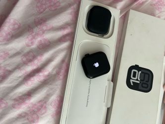 Apple Watch Series 10 42mm GPS Black w/ Charger