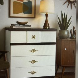 Adorable 4-Drawer MCM Dresser
