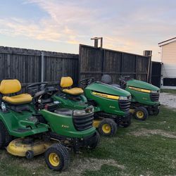 John Deere lawn mower tractors