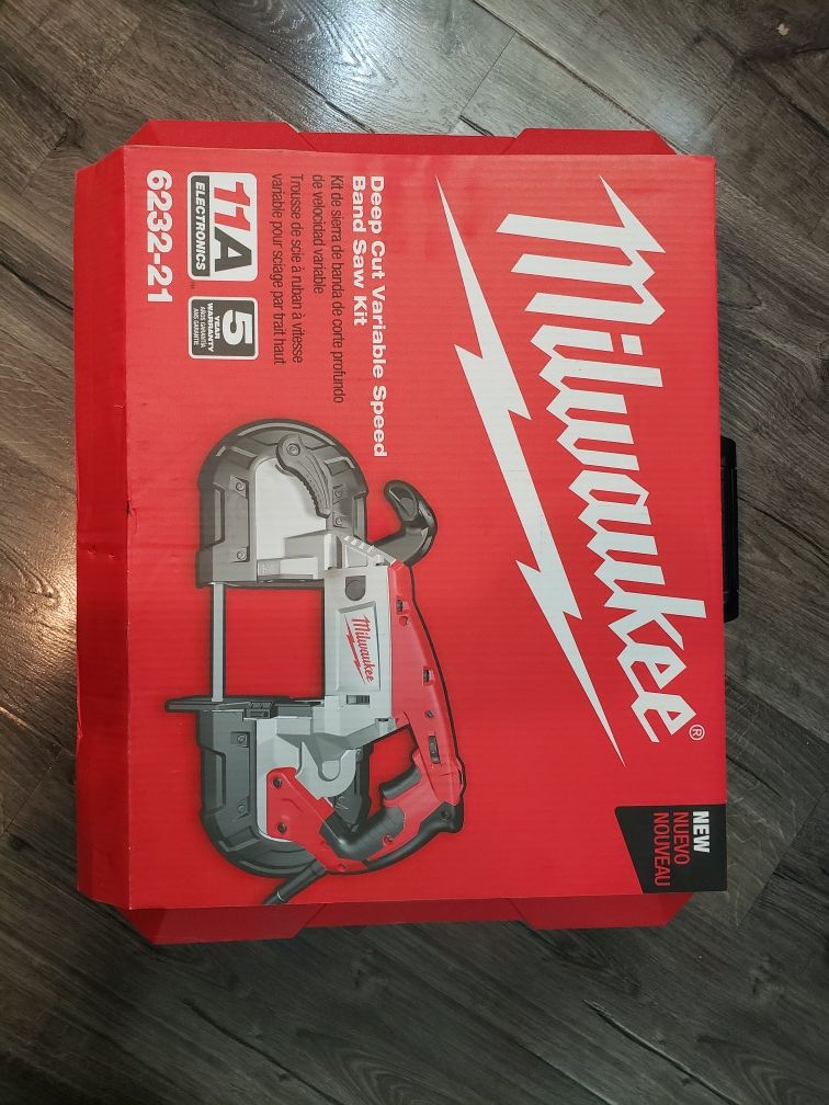 Milwaukee 11 Amp Deep Cut Band Saw with Hard Case