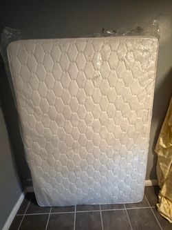 Full size mattress