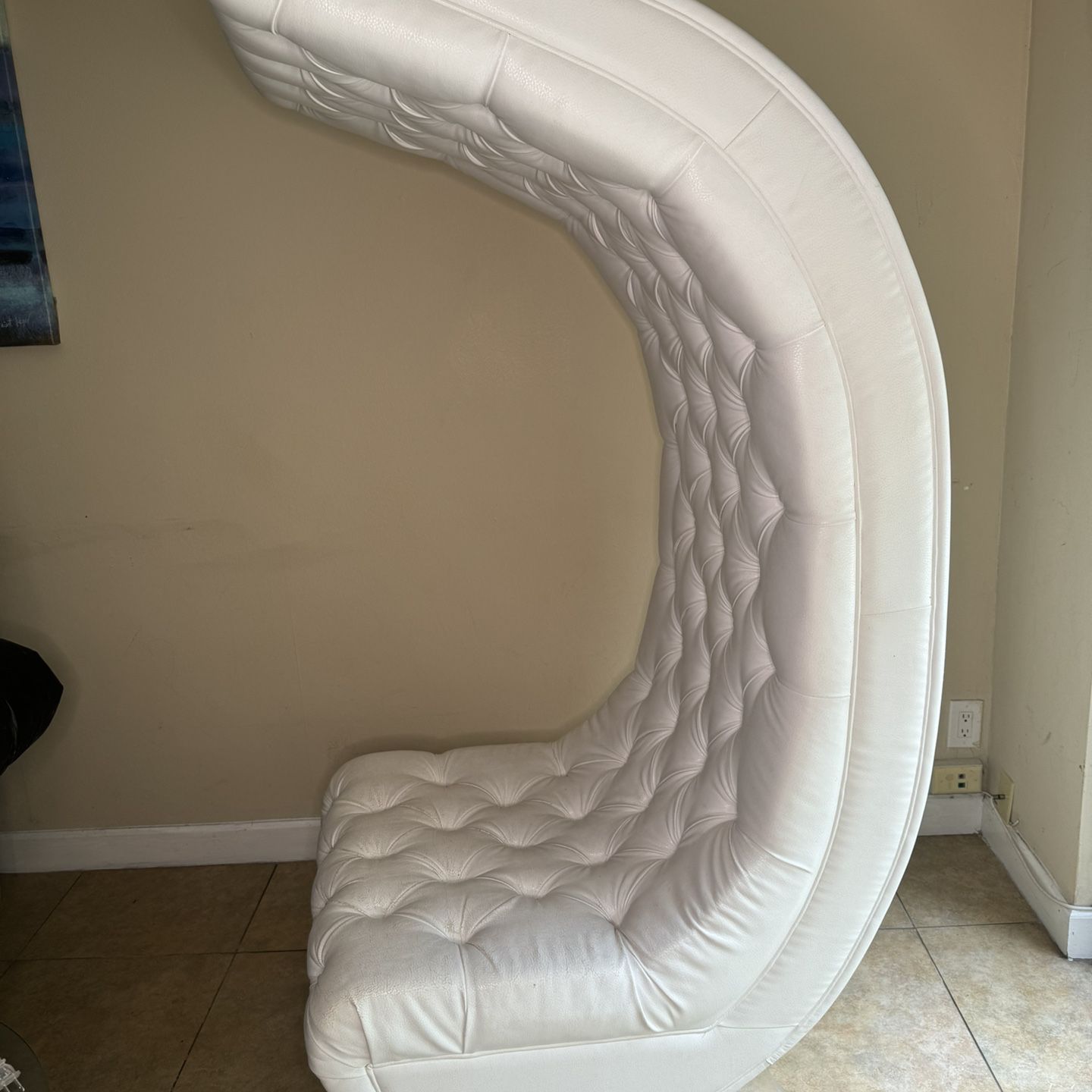 Unique Slay Chair