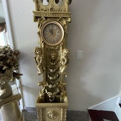 Very  Beautiful o’clock with the Fountain