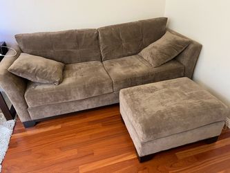 Macy’s Sofa + Matching Ottoman – Great Condition