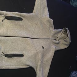 Grey Nike Tech Fleece