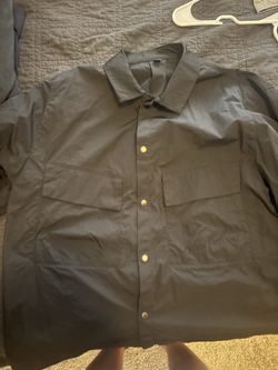 Lululemon Windbreaker (M-L)
