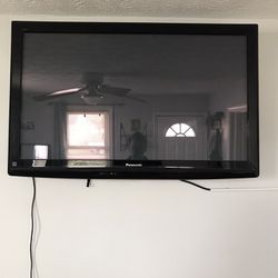 42 In Tv And Mount 