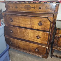 Antique Berkey  And Gay Bedroom Set. 