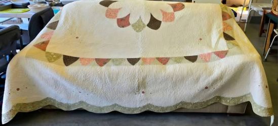 Country Style QUILT~ Excellent Condition! ~ Las Vegas, NV 89103