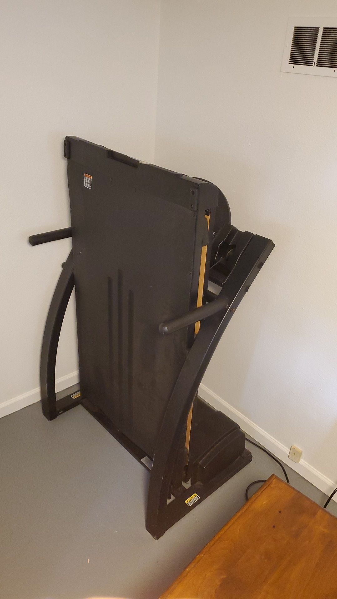 FREE Folding Treadmill Proform 725ex for Sale in WA OfferUp