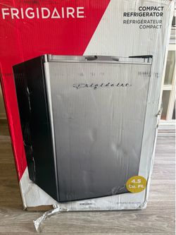 Frigidaire mini refrigerator