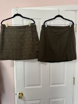 Size 14 Banana Republic Skirts In Green. Measurements In Description