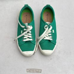 Cariuma Shoes Green