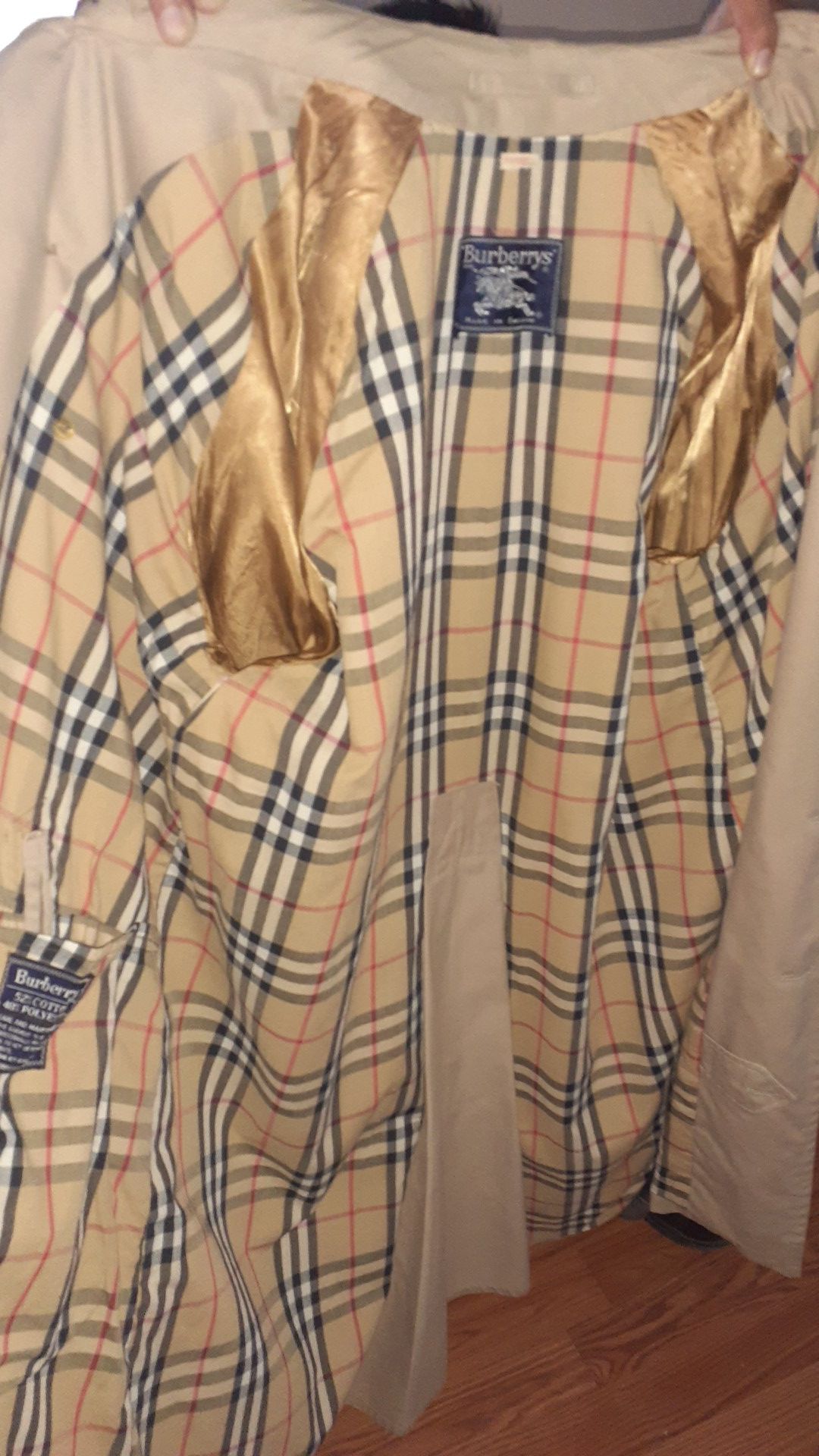 Mens Burberry trenchcoat size XL.