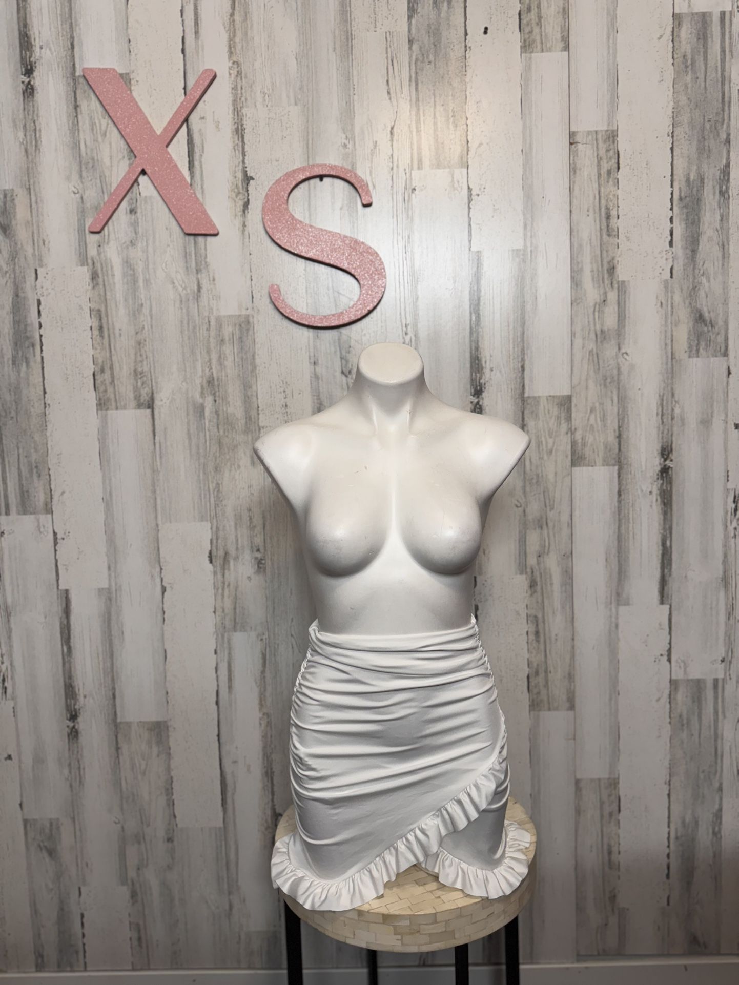 White mini skirt size XS