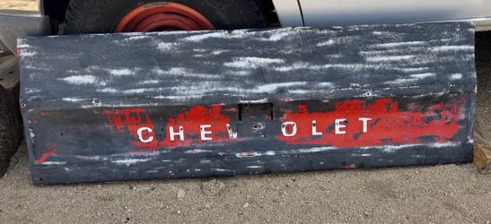 Chevrolet tail gate