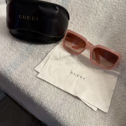 Gucci Sun Glasses. With Case And Dust Cloth. 