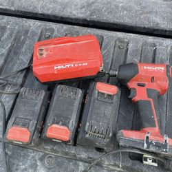Hilti Impact Drill / 3 Battery’s 