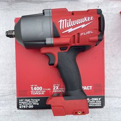 Milwaukee Tool M18 FUEL 18V Lithium-lon Brushless Cordless 1/2-inch Impact Wrench with Friction Ring New
