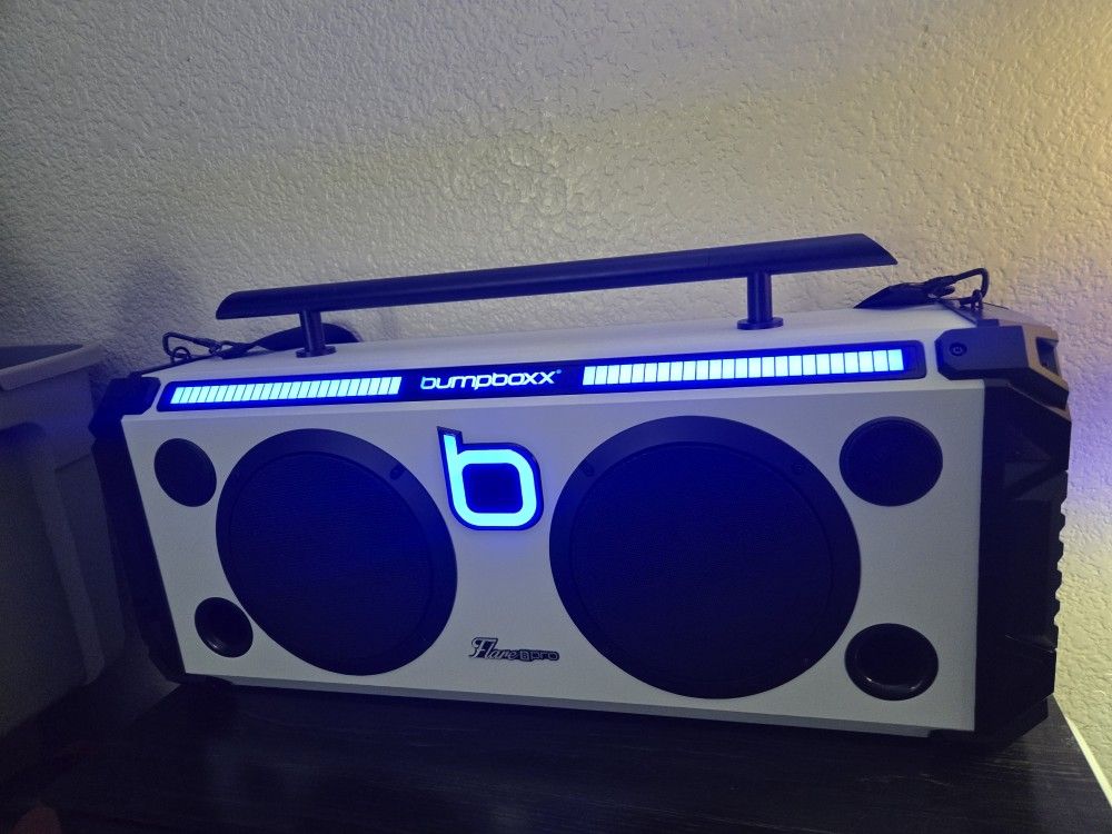 Bumpboxx Flare 8 PRO Beautiful White Color W LED Lights