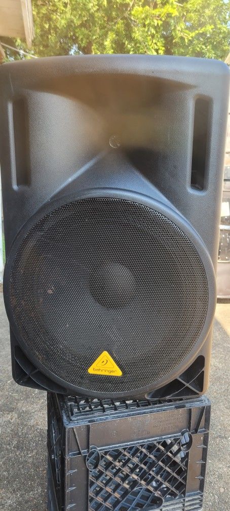#Behringer 1000-Watt 2-Way PA Speaker. (Single Non Amped)