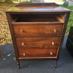 Beautiful Antique Dresser 