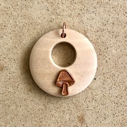🍄 Pretty, natural wood hoop pendant with copper mushroom