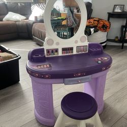 Girls Vanity