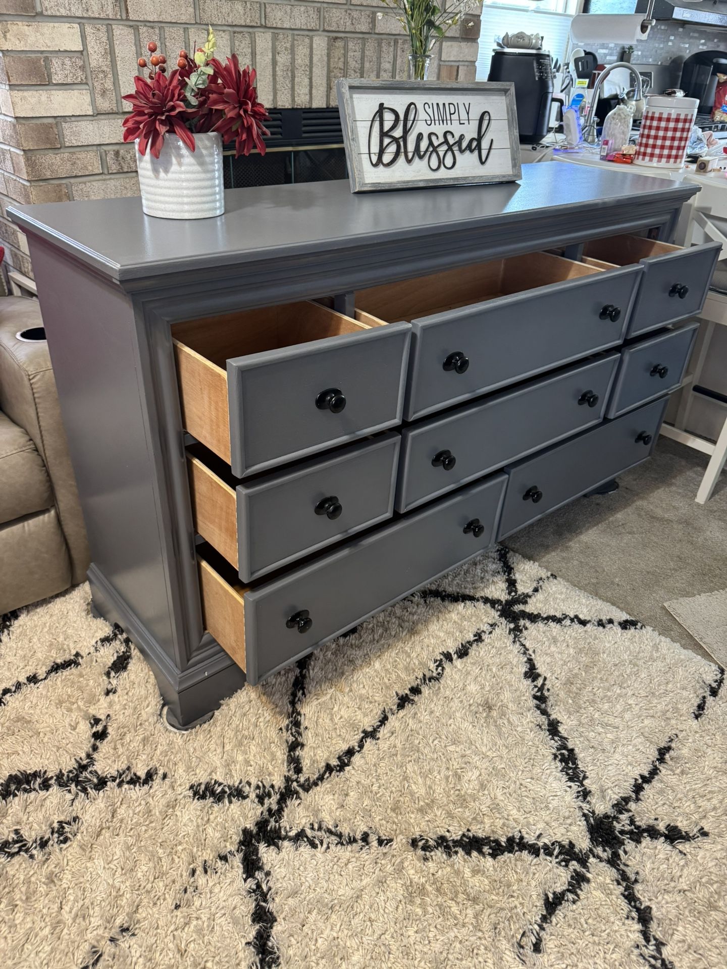 ✨✨ BEAUTIFUL GRAY LONG 8 DRAWER DRESSER BY LIBERTY FURNITURE ✨✨