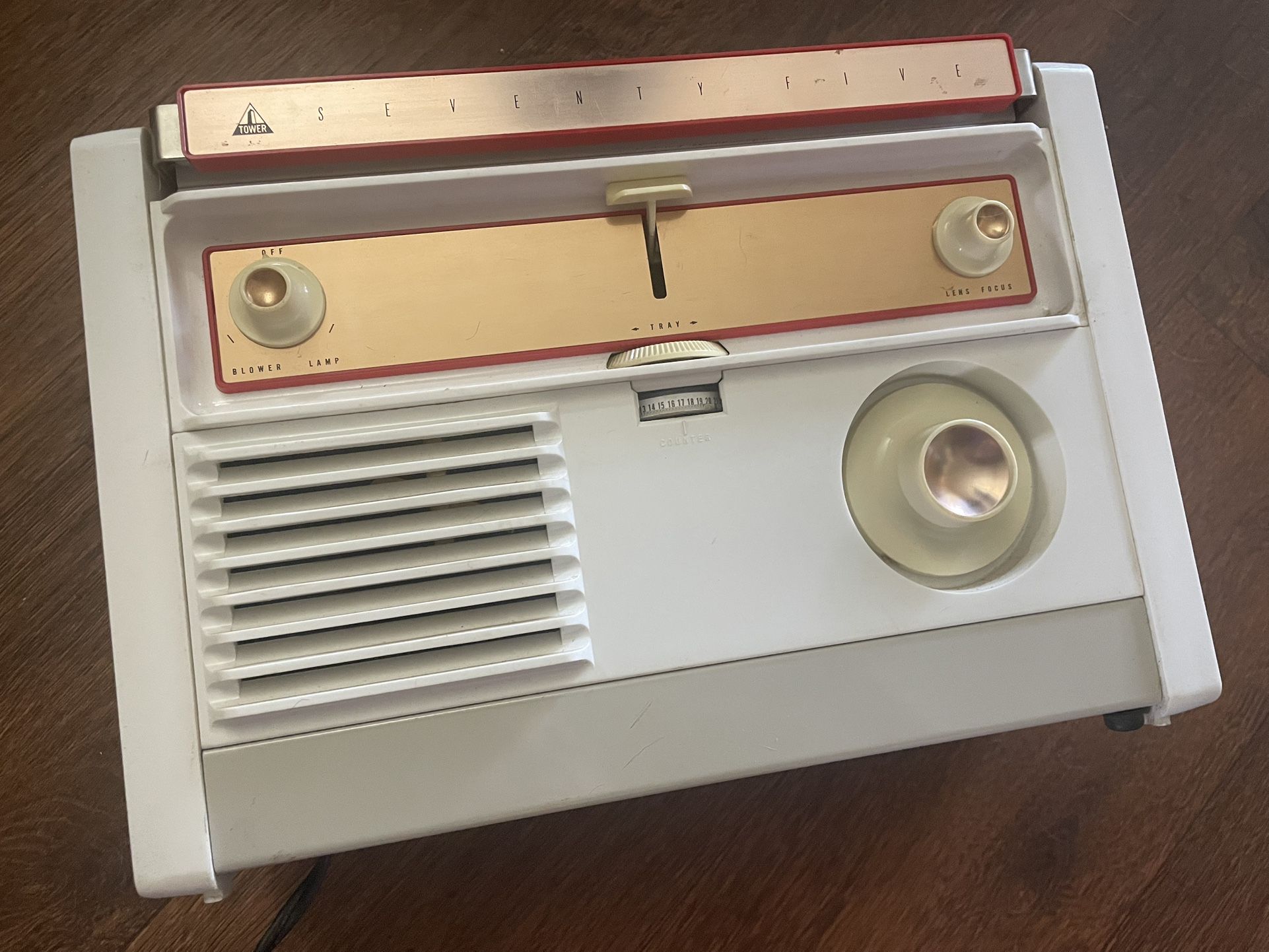 Rare Find Mint Condition Mid Century Modern 35mm Sears Slide Projector