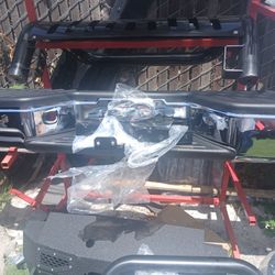 BRAND NEW OUT THE BOX. 2004-2015 NISSAN TITAN CHROME REAR BUMPER