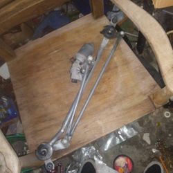 2014 Toyota Camry LE Windshield Wiper Motor