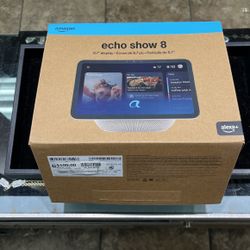 Echo Show 8 Clean In Box 