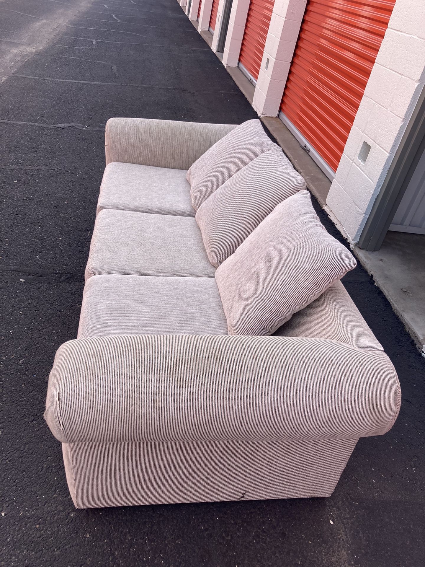 Slightly Used Couch FREE DELIVERY for Sale in Scottsdale, AZ OfferUp