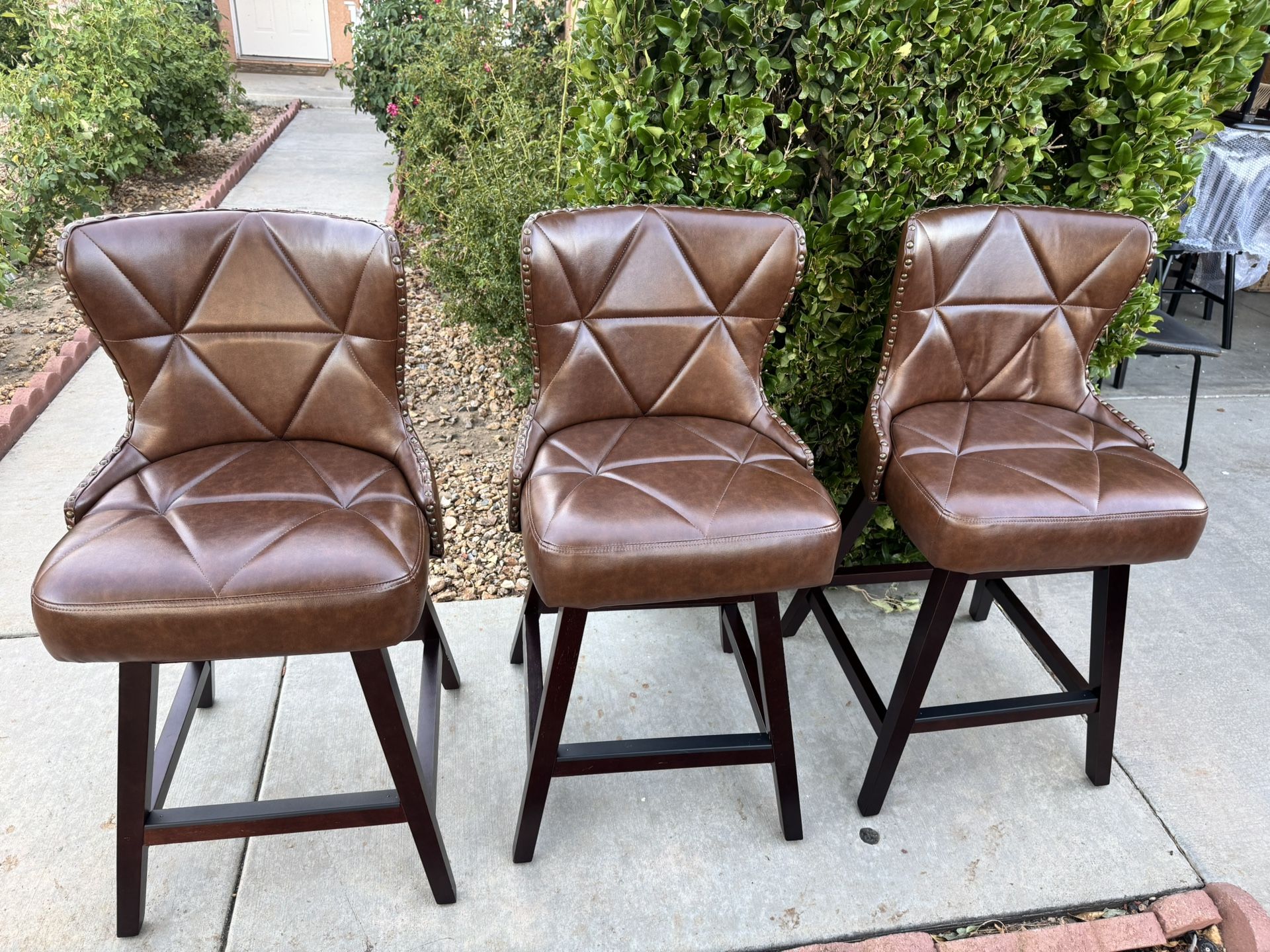 Counter Height Bar Stools, 26" Set Of 3 For 150 $