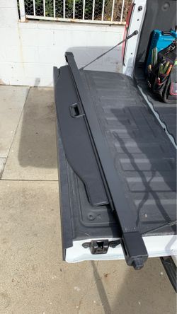 GMC Yukon XL cargo cover