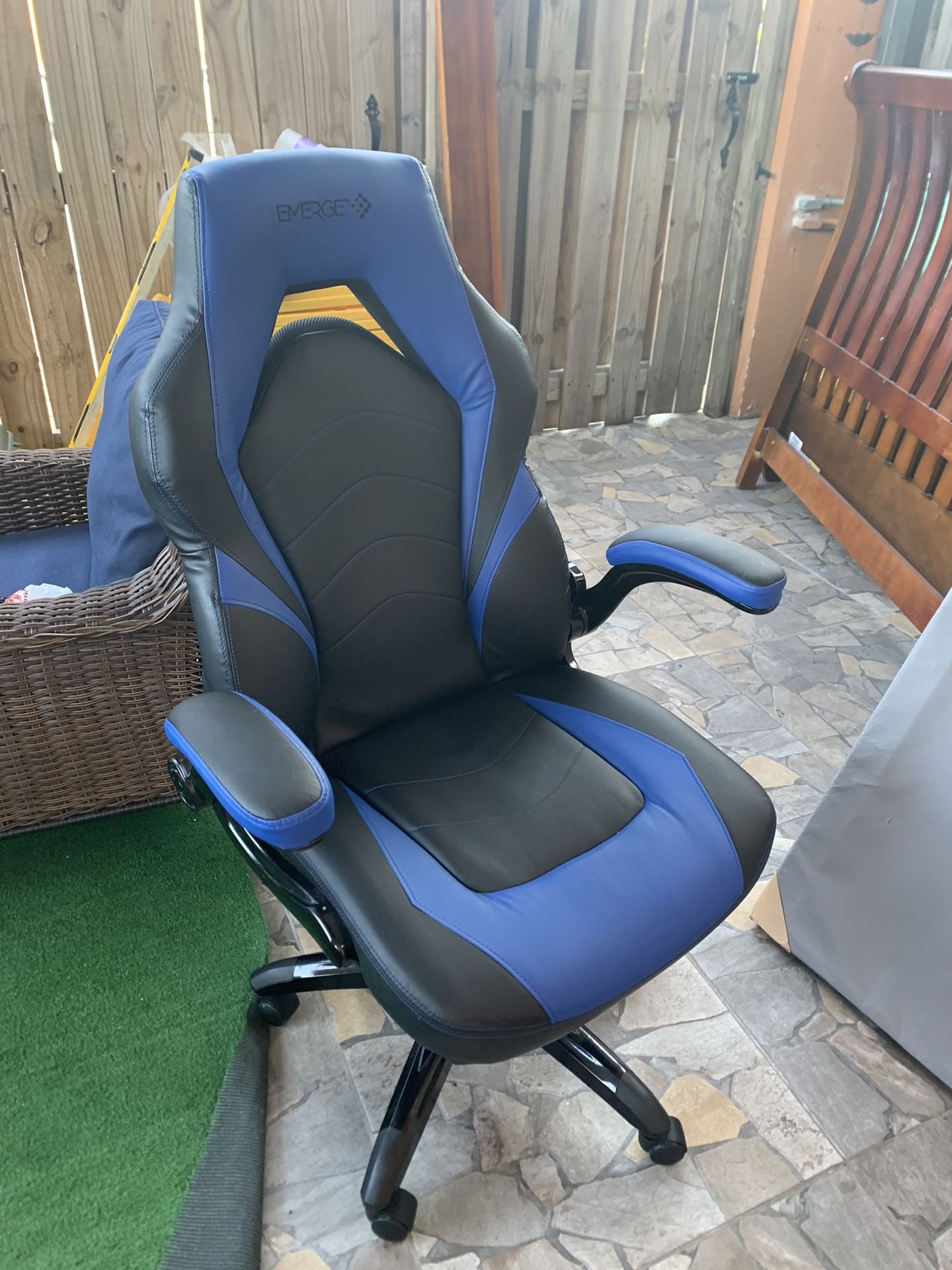 Gaming Chair Emerge Blue And Black for Sale in Princeton, FL OfferUp