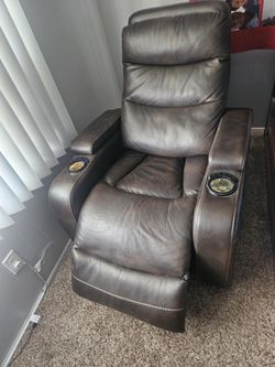 (3) Recliner Seats With Lights Leather 3 For $500