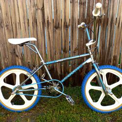 VINTAGE  340 Redline Bmx 1993 Midschool Just Beautiful  New White Skyway Mags New Tires New Grip Redline Pedals New Seat Post New Seat.  New Chain. 