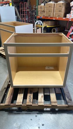 Waypoint sink base cabinet