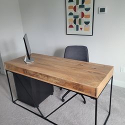 Solid Wood & Metal Desk – Sturdy & Stylish